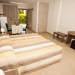 Crystallo מלון דירות 4*