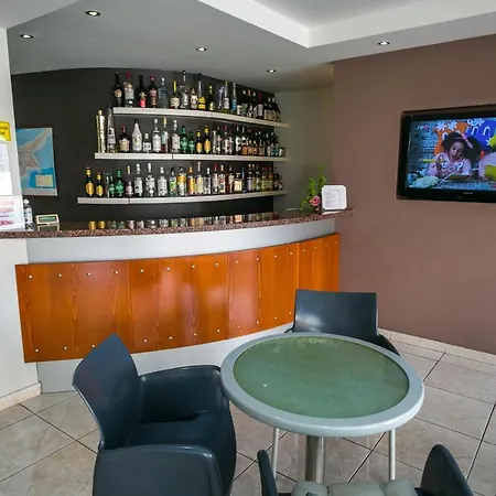 Aparthotel Crystallo 3*