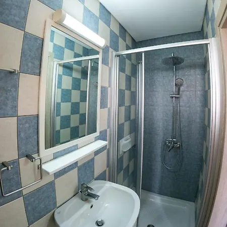 Crystallo Apart Otel Pafos