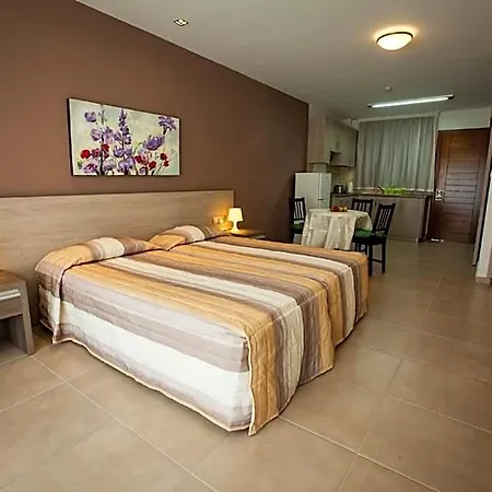 Crystallo Aparthotel