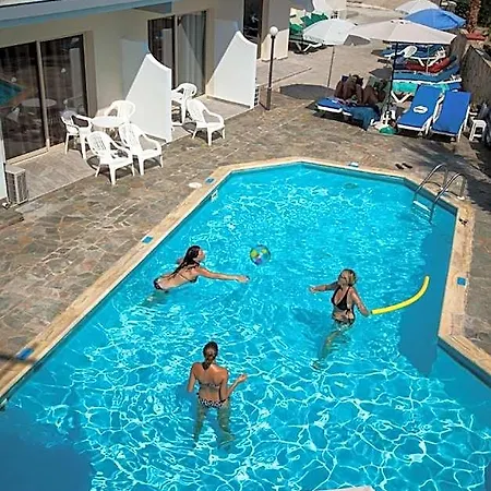 Crystallo Apart Otel Pafos