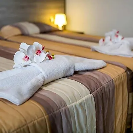 Crystallo Aparthotel Paphos