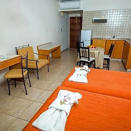 Crystallo Aparthotel 4*