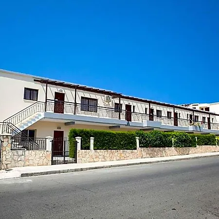 Aparthotel Crystallo Paphos