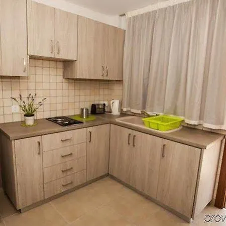 Crystallo Apart Otel Pafos