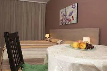 Crystallo Apart Otel Pafos
