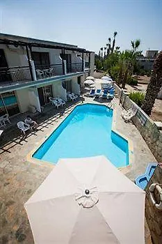 Crystallo מלון דירות Paphos
