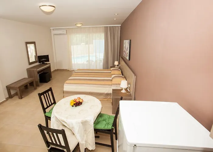 Aparthotel Crystallo 4*