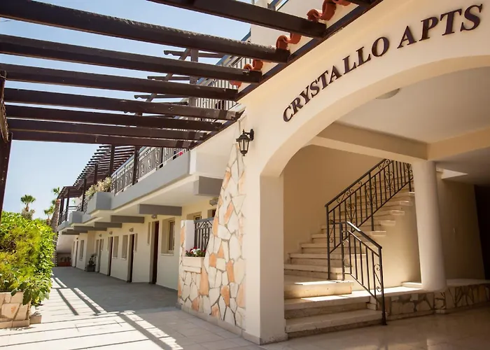 Crystallo Apartahotel 4*