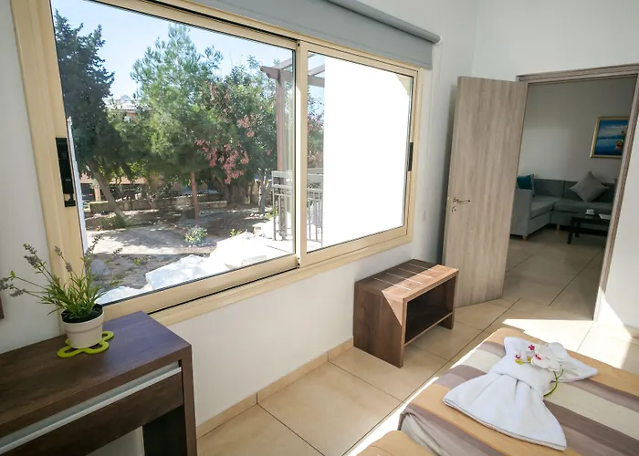 Apartahotel Crystallo Paphos